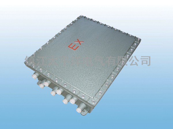 鋁合(he)金防爆接線箱(xiang)
